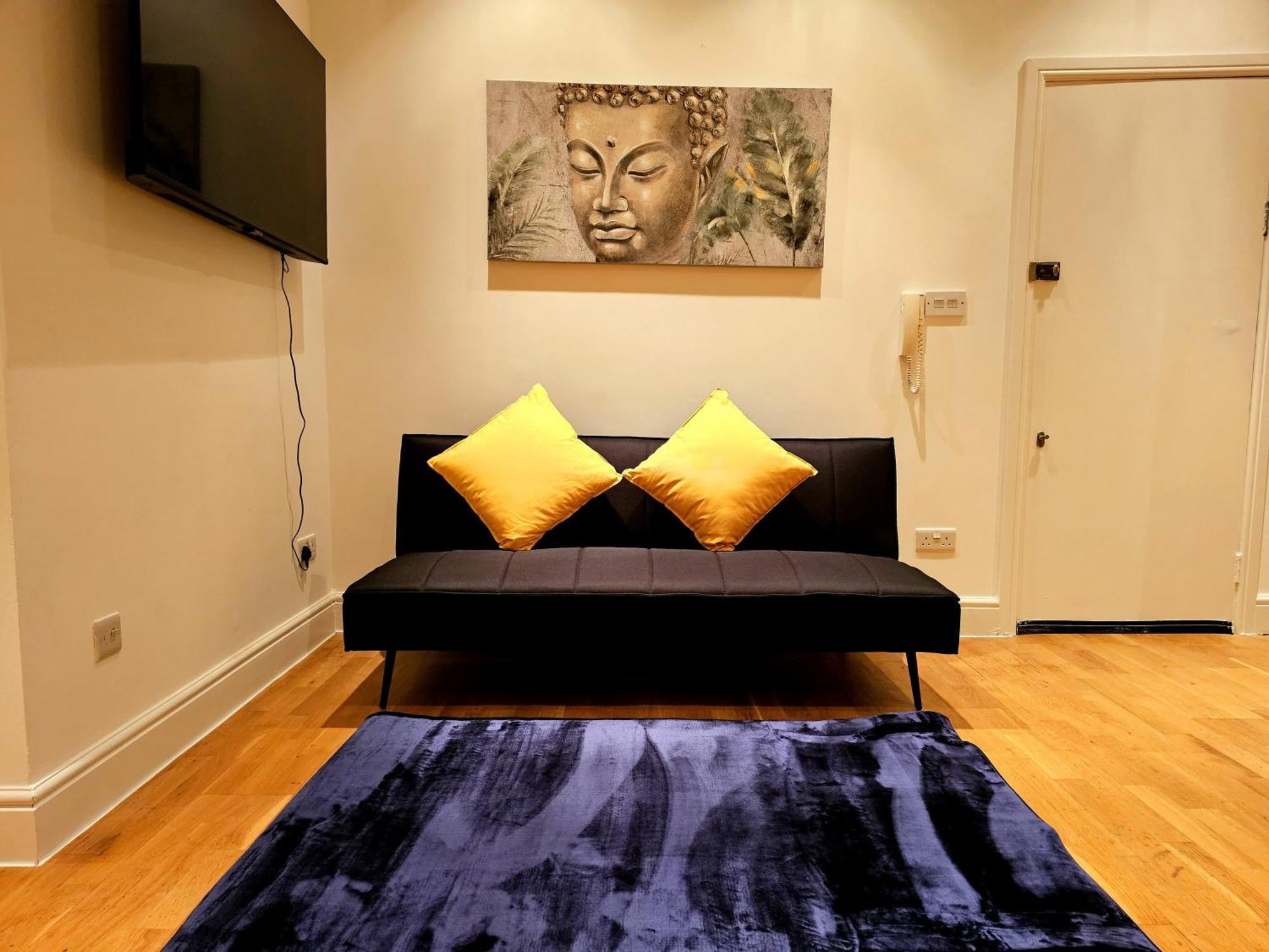 Elegant Spacious In * London